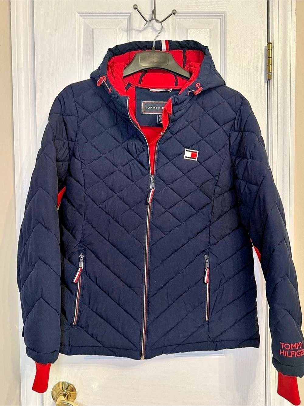 Tommy Hilfiger Chevron Quilted Hooded Puffer Jacket Blue & Red XL
